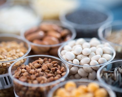 Samples of high quality cereals and legumes for food product prototypes